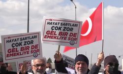 Emekli Memur-Sen Üyeleri Protestoda: "Emeklilikte Sendika Üyeliğimiz Devam Etsin"