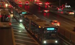 Beylikdüzü'ndeki metrobüs kazasının etkisi saatlerce sürdü, yolcular isyan etti