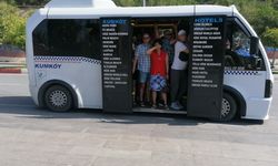 Ağzına kadar turist dolu minibüs polise yakalandı, araç 15 gün trafikten men edildi