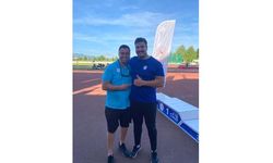 Fırlattığı gülleleri Türk spor tarihine bağışlıyor
