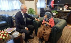 Kılıçdaroğlu'nun Görüştüğü 97 Yaşındaki Hayriye Kuzu: Sen İşin Başına Geçince Daha İyi Olacağım