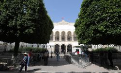 Tunus'ta hakimler, görevden alınanlar için 1 haftalık grevde