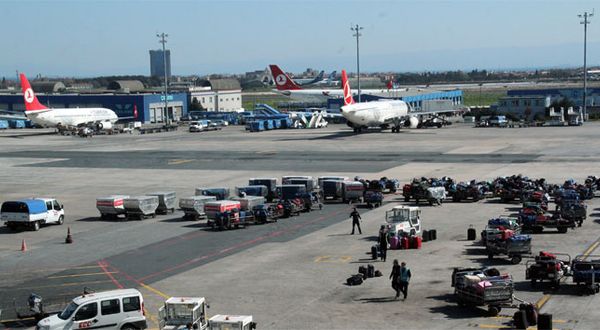 Atatürk Havalimanı'nın doğu-batı pistleri acil kullanım için açık tutulmaya devam edilecek