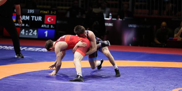 Süleyman Atlı, Avrupa Güreş Şampiyonası'nda gümüş madalyanın sahibi oldu