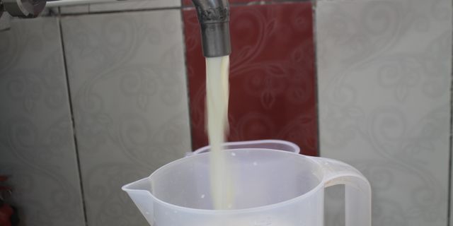 Niğdeli Süt Satıcısı: Maalesef Aileler Çocuklarına 1 Litre Sütü Alamaz Hale Geldi