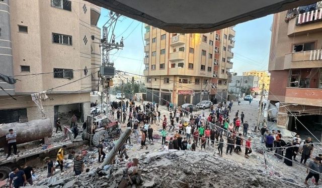 İSRAİL GAZZE'DE BİR OKULU BOMBALADI