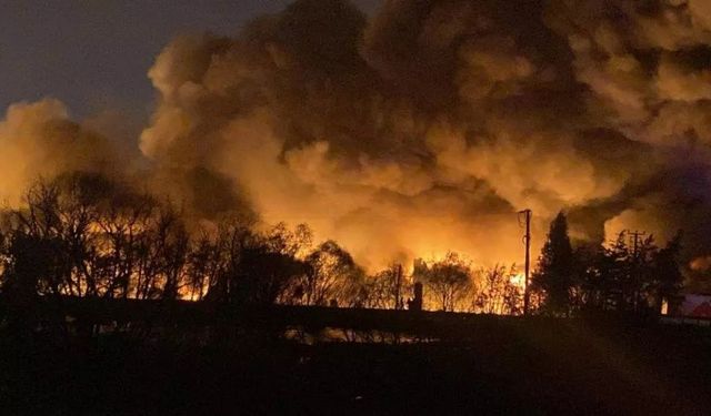 Gebze'de Palet Fabrikasında Yangın!