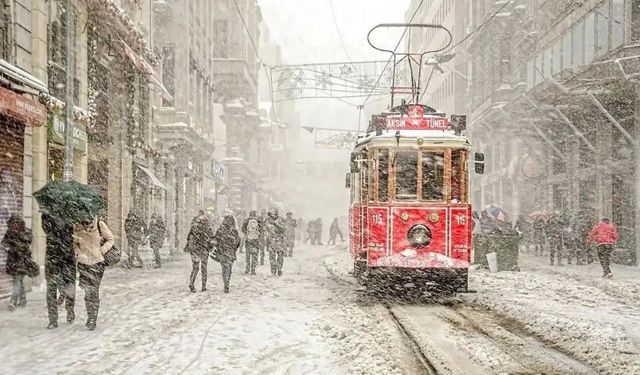 AKOM Uyardı: İstanbul'a Kar Ne Zaman Geliyor?