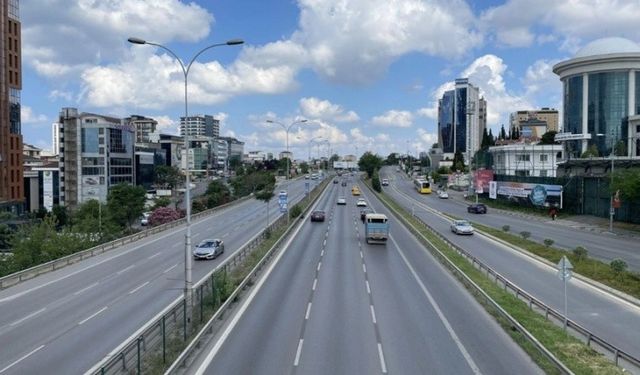 Yeni Yılın İlk Gününde İstanbul'da Yollar Bomboş!