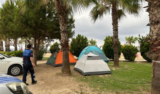 Zabıtadan park otellere baskın