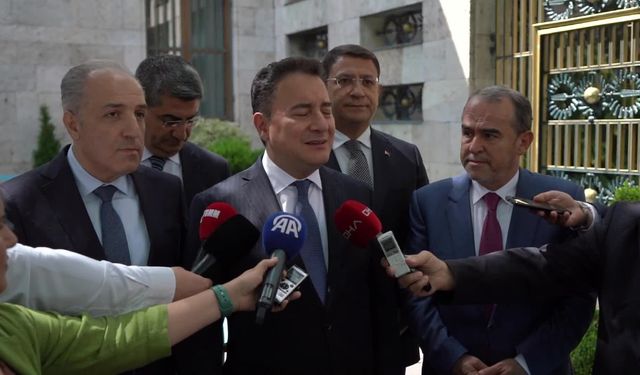 Ali Babacan, TBMM Başkanı Kurtulmuş ile görüştü: “Özgürlükçü, katılımcı ve çoğulcu bir demokrasiyi hedefleyen bir anayasa metninden bahsetmemiz gerekiyor” 