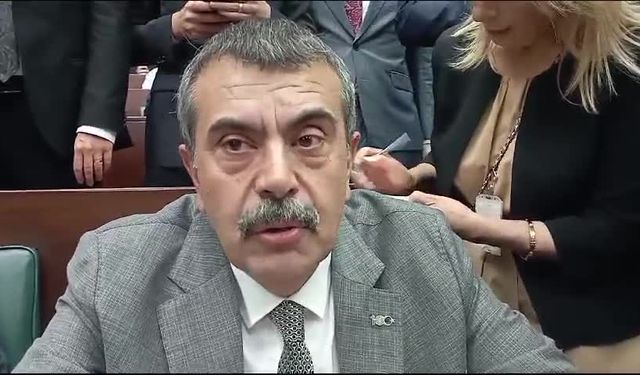 Bakan Tekin'den 'yabancı okul' açıklaması: ‘’Bu okullar normal koşullarda bizim mevzuatımızda yeri olmayan okullar, mevzuat içine girmezlerse yok hükmündeler’’