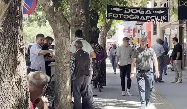 Burdur’da yaşlı adamı dolandırılmaktan polis ve arkadaşları kurtardı