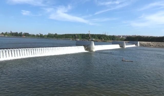 Edirne Valisi Sezer: "Meriç Nehri'nde suyun tutulması söz konusu değil. Burası bir baraj değil”