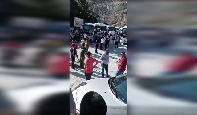 Elazığ Eti Krom Maden İşletmesi'nde çalışan 300 işçi, haklarını alamadıkları gerekçesiyle greve başladı