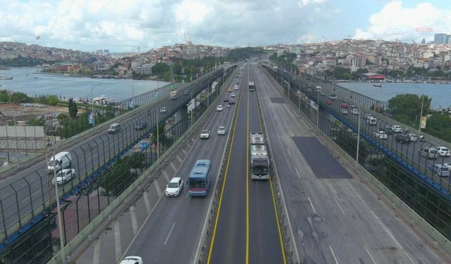 Haliç Köprüsü metrobüs yolundaki asfalt yenileme çalışması erken tamamlandı