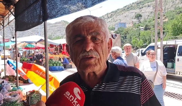 Pazarda alışveriş yapan emekli vatandaş: "Param yetmiyor. Her şey pahalı, 50 liradan aşağı bir şey yok"