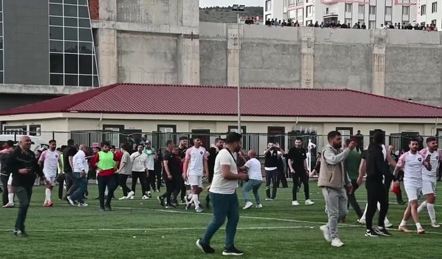 Şampiyon olarak 3. Lig'e çıkan Yozgat Belediyesi Bozokspor'da yönetim krizi yaşanıyor