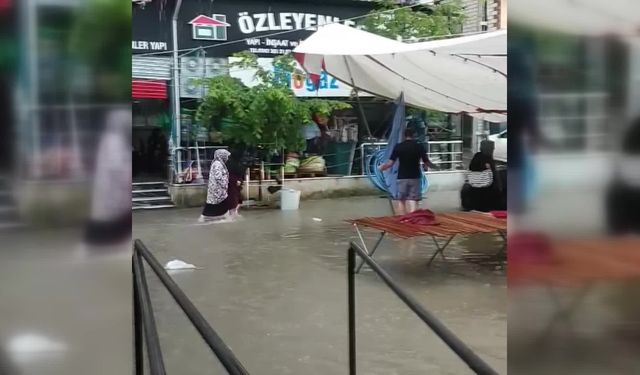 Sinop’ta sağanak yağış hayatı olumsuz etkiledi