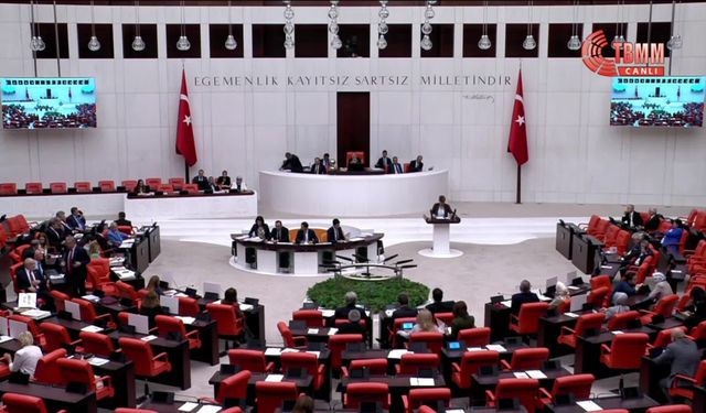 TBMM'de 'Öğretmenlik Mesleği Kanunu Teklifi" görüşmeleri devam ediyor.... CHP’li Çan: Akademi kurmak demek eğitim emekçilerinin birikimlerinin yok sayılması demek" 