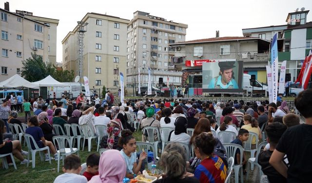 Türk sinemasının unutulmaz ismi Kemal Sunal, Tuzla'da anıldı