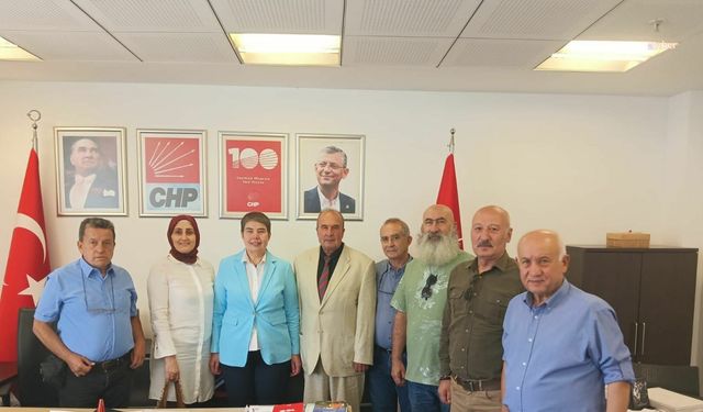 Türkiye Veteriner Hekimler Mesleki ve Özlük Hakları Topluluğu, CHP'yi ziyaret etti