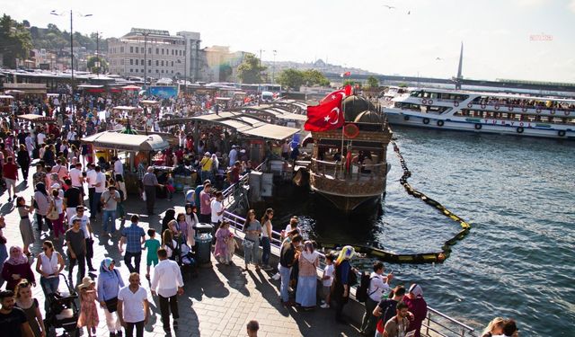 Yüzde 95'lere ulaşan nem İstanbulluları bunaltıyor... AKOM: Öğle saatlerine dikkat