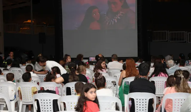 Açık hava sineması ile yaz akşamları renkleniyor