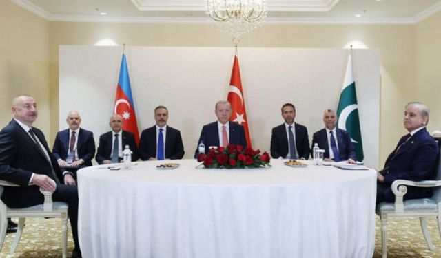 Astana'da üçlü toplantı