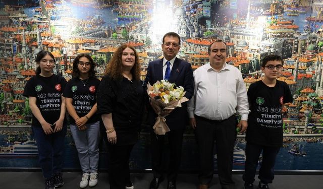 Başkan İmamoğlu, LGS birincilerini ağırladı