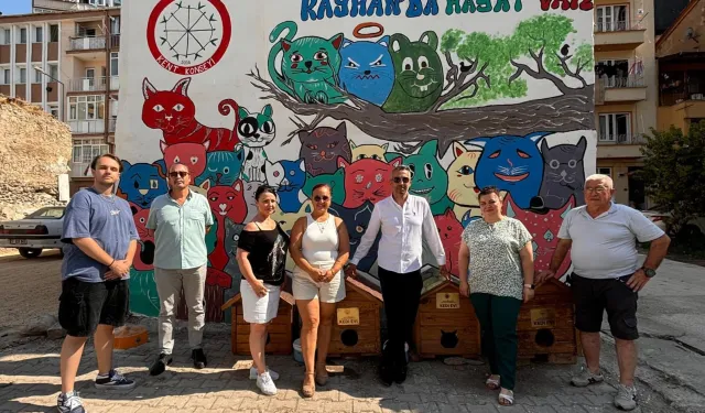 Bursa'da Gemlik sokakları sanat ile buluşuyor