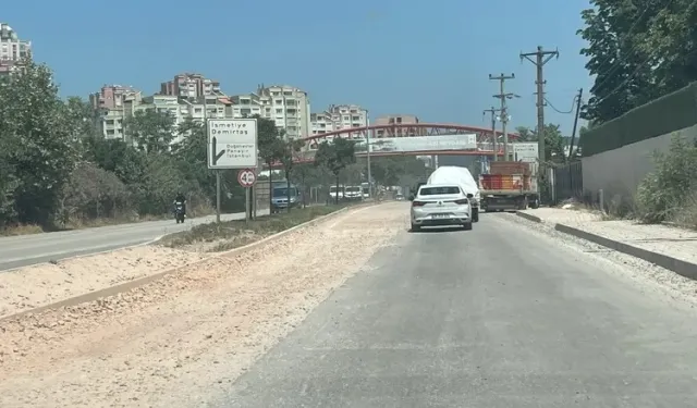 Bursa'da uyarı levhasız yol çalışması sürücüleri isyan ettiriyor