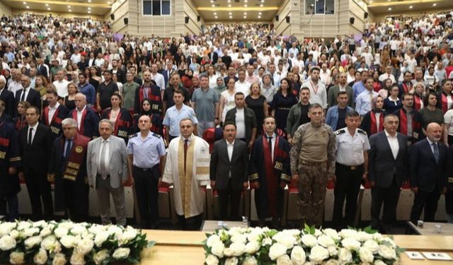 ERÜ Tıp Fakültesi 50'nci dönem mezunlarını verdi