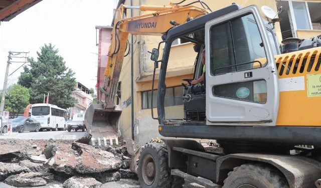 İzmit Tavşantepe Caddesi’nde konforlu ulaşım için çalışılıyor