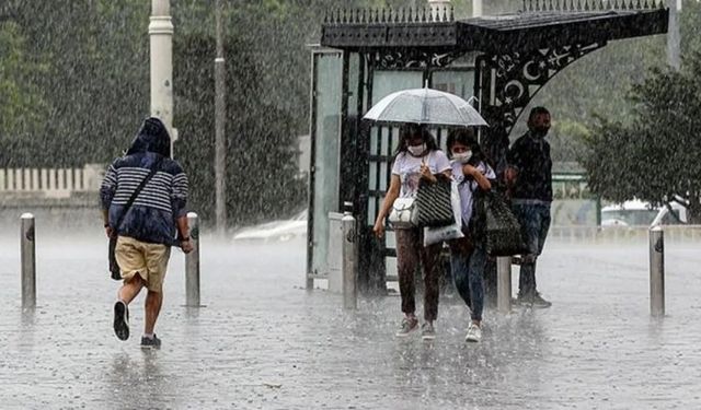 İstanbul Güne Sağanakla Uyandı!