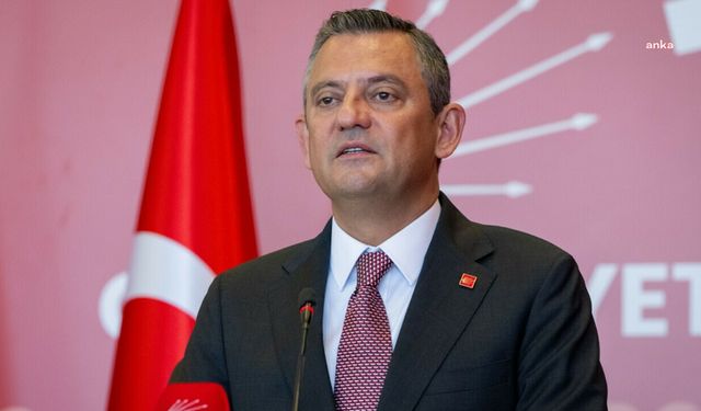 CHP Genel Başkanı Özel: "İstanbul ve Ankara Büyükşehir Belediyemiz itfaiyeleri İzmir'deki yangına müdahale için yoldalar"