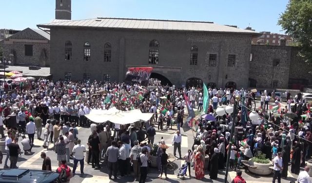 Diyarbakır’da Haniye protestosu, Burger King’e taşlı saldırı