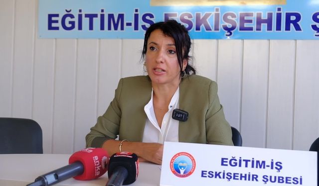 Eskişehir’de Eğitim-İş üyesi öğretmenler öğrenciler için okullarda sosyal yardım fonu kurdu