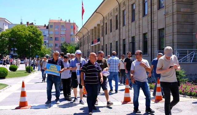 Eskişehir'de siyanürlü madene karşı toplanan 8 bin 712 imza Eskişehir Valiliği’ne teslim edildi