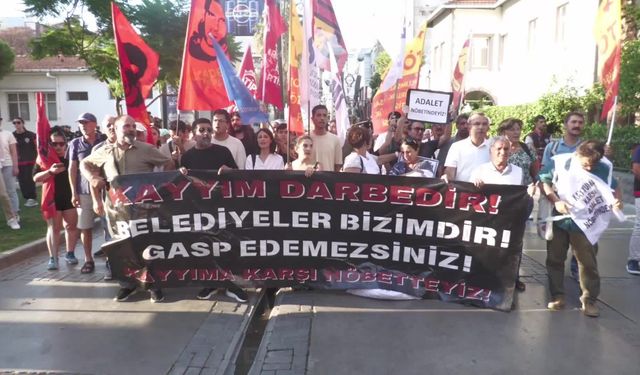 Hakkari Belediyesi'ne kayyum atanması, İzmir'de protesto edildi