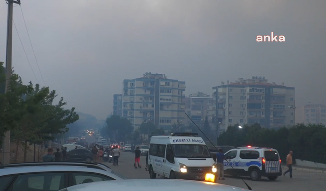 İletişim Başkanlığı: "İzmir’deki  orman yangınlarına havadan ve karadan müdahale devam ediyor"