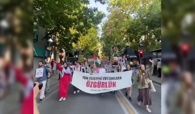 İstanbul'da bir grup, İsrail Konsolosluğu'na yürüdü 