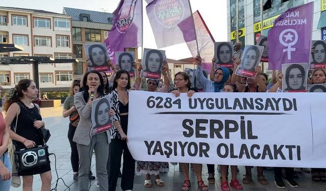 Kadınlar, Serpil Kartal'ın öldürüldüğü Arnavutköy'de eylem yaptı: Varlık sorununu doğum oranında değil, her gün kadınların öldürülmesinde aramak gerekir