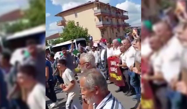 Kandıra’da yapılacak çöp tesisinin ÇED toplantısı öncesinde vatandaşlar protesto eylemi düzenledi. Toplantı iptal oldu 