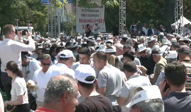 Mali müşavirler, Ankara'da miting düzenledi... Emre Kartaloğlu, "Bakanlığın hazırladığı kanunlar sebebiyle, yakında muhasebe mesleğini icra edecek meslek mensubu kalmayacak"