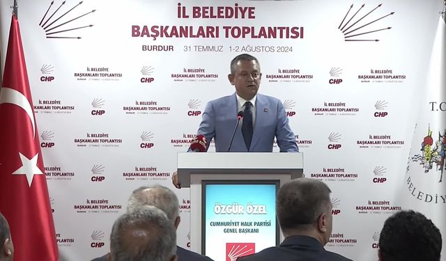 Özgür Özel: “Bu mesele artık belediyecilik meselesi olmaktan çıktı. Bugün belediye hizmetlerinde ‘hatt-ı müdafaa yoktur, sath-ı müdafaa' vardır”