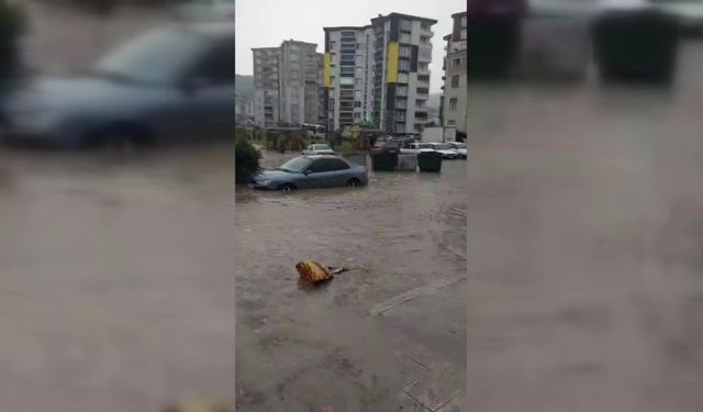 Sinop’ta sağanak ve dolu yağışı etkili oldu