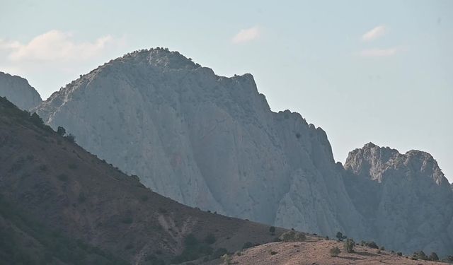 Yozgat’taki kanyonda kayaların oluşturduğu insan silueti dikkat çekiyor