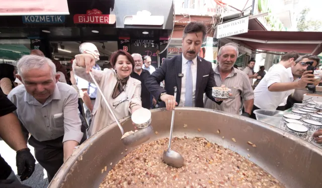 Aşure şenliğinde binlerce konuk ağırlandı