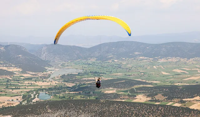 Bilecik'te Yamaç Paraşütü Festivali